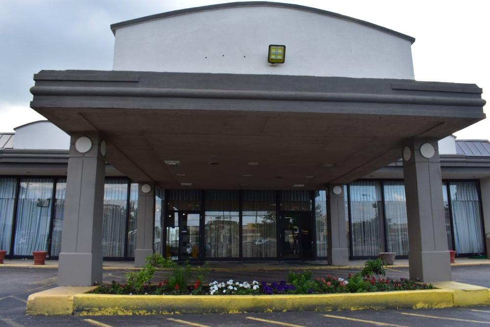Days Inn Melrose Park/O'Hare South Чикаго Экстерьер фото