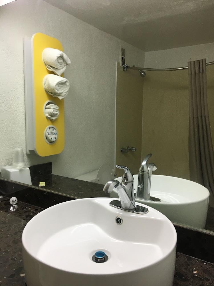 Days Inn Melrose Park/O'Hare South Чикаго Экстерьер фото