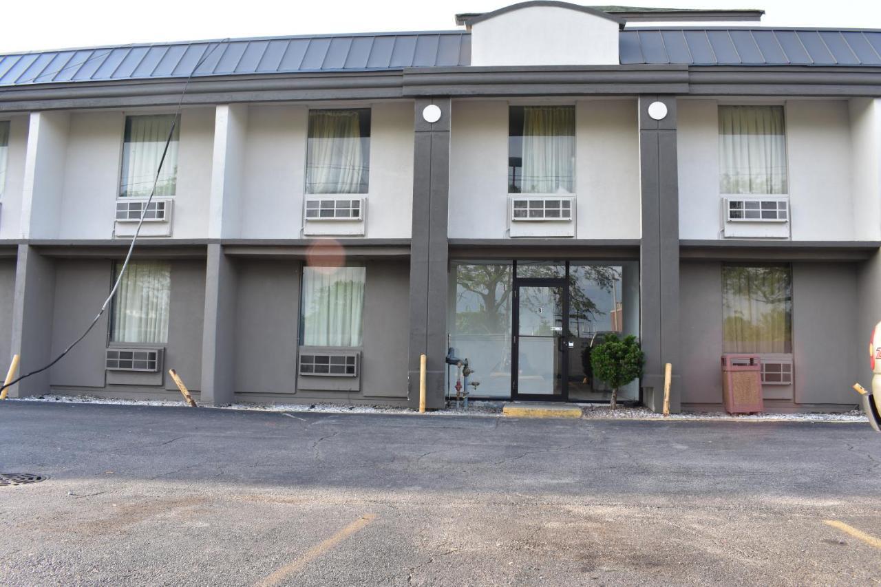 Days Inn Melrose Park/O'Hare South Чикаго Экстерьер фото